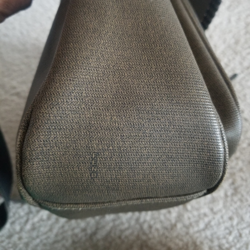 Fendi Rare Vintage Stitched cross body bag - Picture 13 of 14